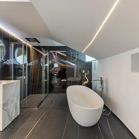 App 304 Palazzo Cavour Apartment *
