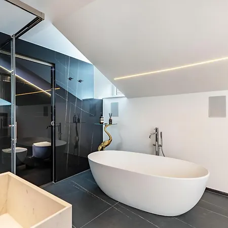 App 304 Palazzo Cavour *