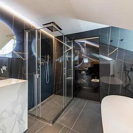 App 304 Palazzo Cavour *